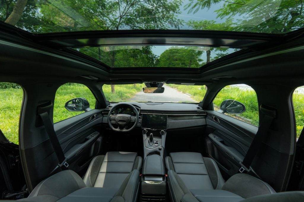 Lynk &amp; Co 01 ra mắt bản mới ở Việt Nam, giá giảm 80 triệu