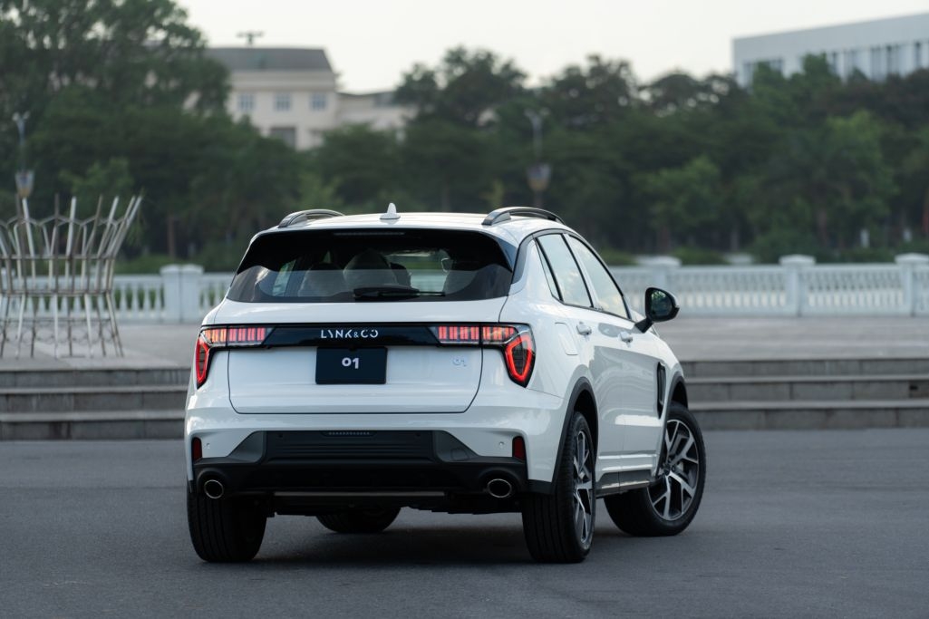Lynk &amp; Co 01 ra mắt bản mới ở Việt Nam, giá giảm 80 triệu