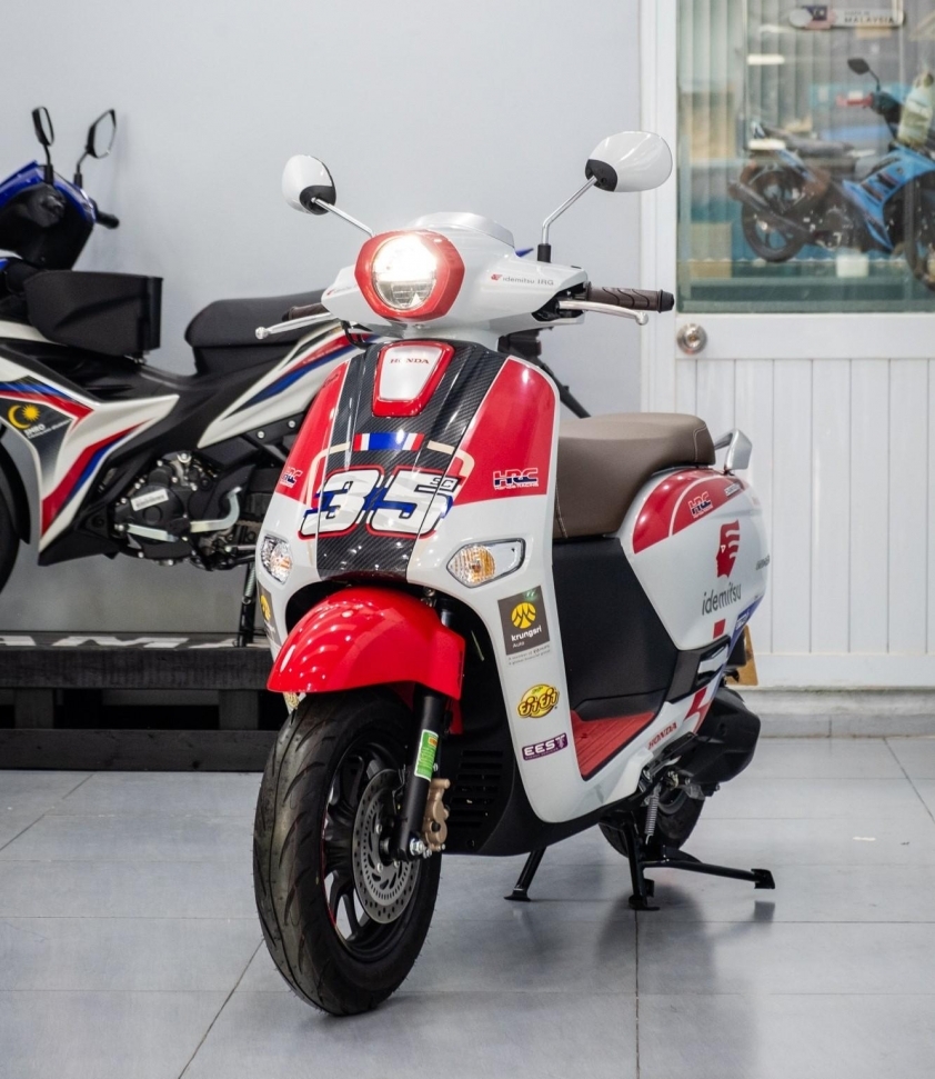 Lô xe Honda Giorno+ SC35 ThaiGP đầu tiên cập bến Việt Nam Lô xe Honda Giorno+ SC35 ThaiGP đầu tiên cập bến Việt Nam