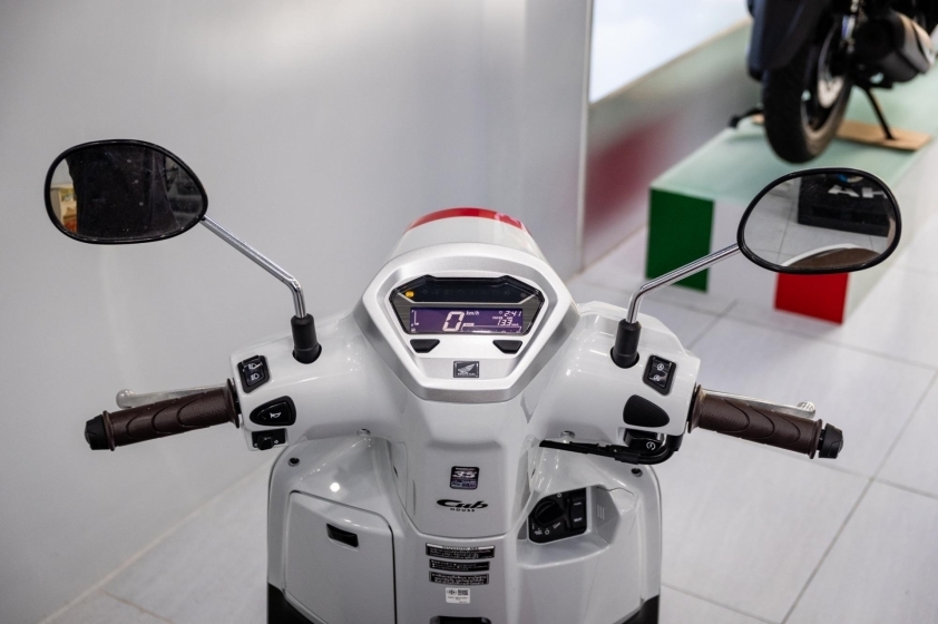 Lô xe Honda Giorno+ SC35 ThaiGP đầu tiên cập bến Việt Nam Lô xe Honda Giorno+ SC35 ThaiGP đầu tiên cập bến Việt Nam