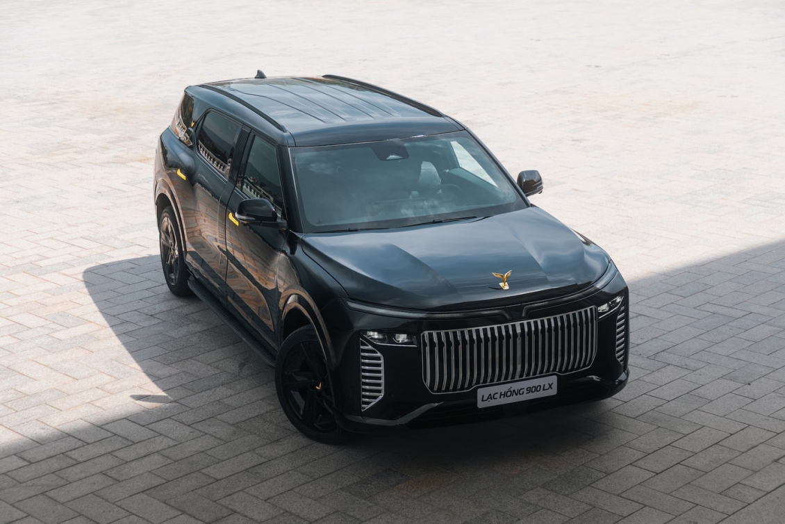 VinFast bàn giao lô xe Lạc Hồng 900 LX đưa đón nguyên thủ quốc tế