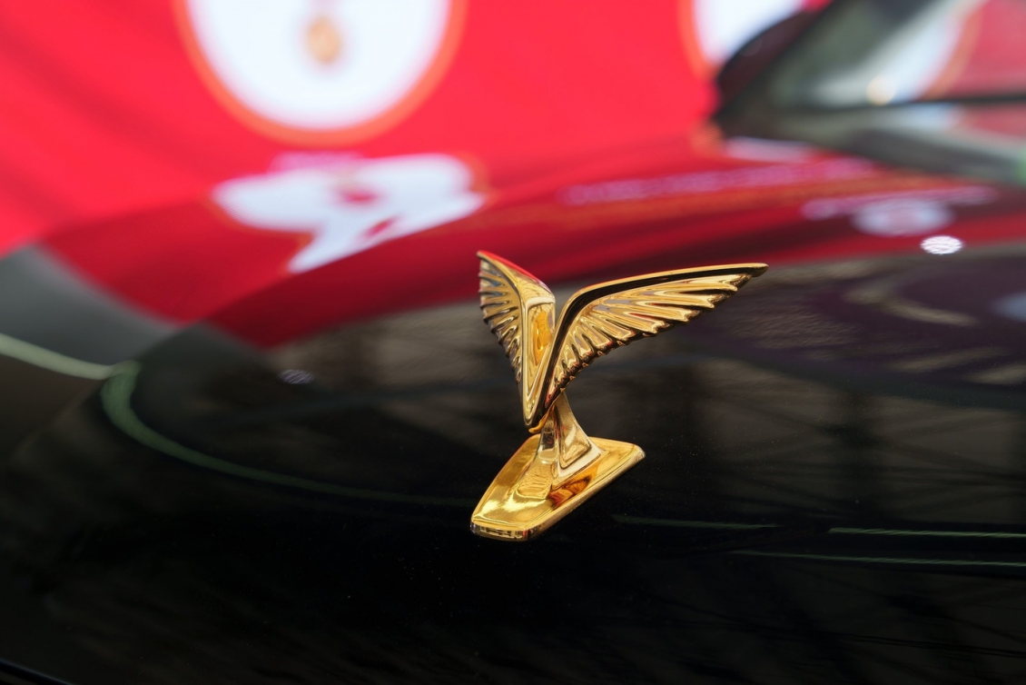 VinFast bàn giao lô xe Lạc Hồng 900 LX đưa đón nguyên thủ quốc tế