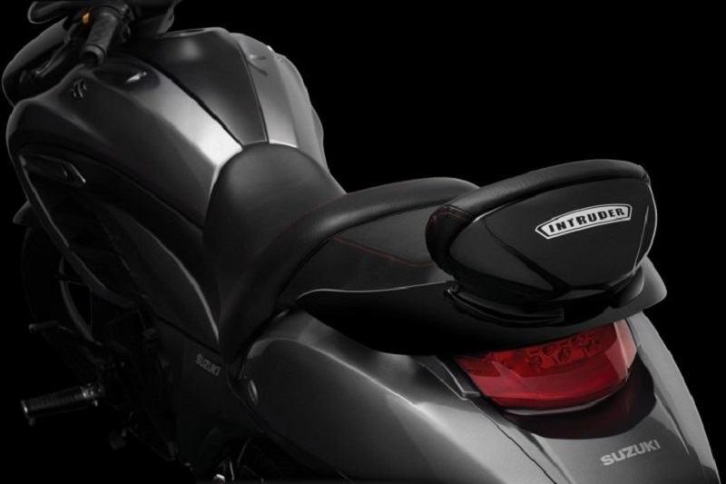 chi tiet suzuki intruder 150 vua ra mat gia 90 trieu dong