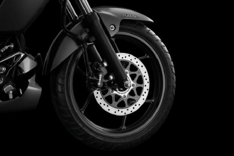 chi tiet suzuki intruder 150 vua ra mat gia 90 trieu dong