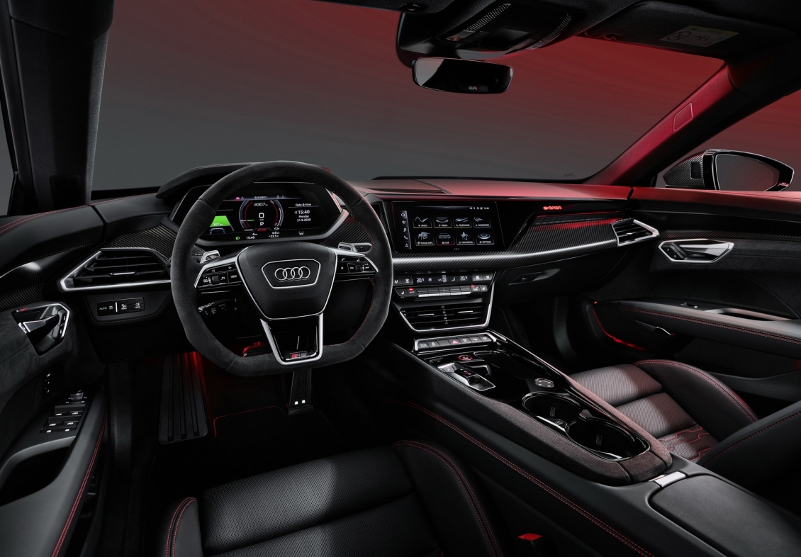 Audi e-Tron GT nhập khẩu chính hãng về Việt Nam