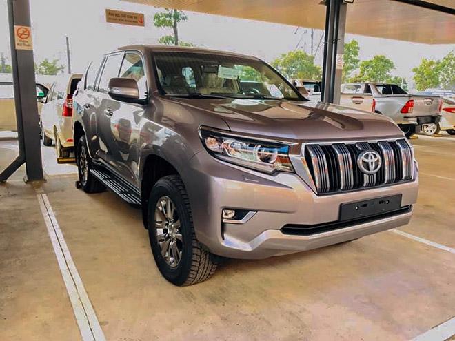 Toyota Land Cruiser Prado giảm giá 50 triệu đồng tại đại lý