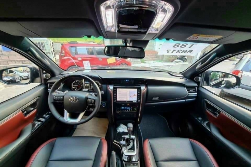 Đấu Hyundai SantaFe, Toyota Fortuner giảm giá gần 60 triệu đồng