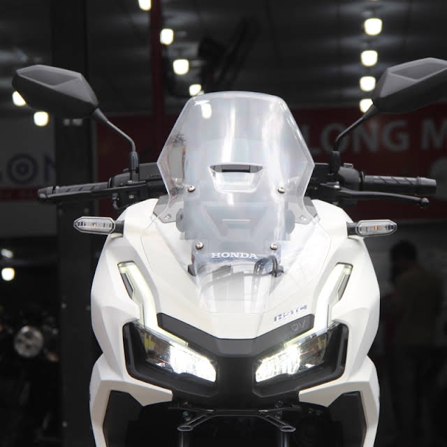 Lô xe Honda ADV 160 đầu tiên được bán tại Việt Nam, giá 93 triệu đồng Lô xe Honda ADV 160 đầu tiên được bán tại Việt Nam, giá 93 triệu đồng