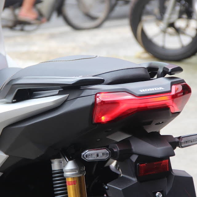 Lô xe Honda ADV 160 đầu tiên được bán tại Việt Nam, giá 93 triệu đồng Lô xe Honda ADV 160 đầu tiên được bán tại Việt Nam, giá 93 triệu đồng