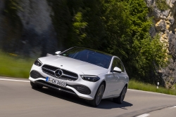 Mercedes-Benz C-Class giảm giá tới 110 triệu đồng