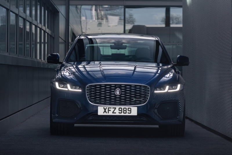 jaguar xf 2021 voi nhieu nang cap dang gia