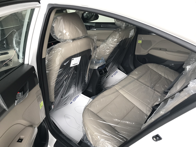 Chọn Kia K3 Premium hay Hyundai Elantra 1.6AT,  trong tầm giá 650 triệu?