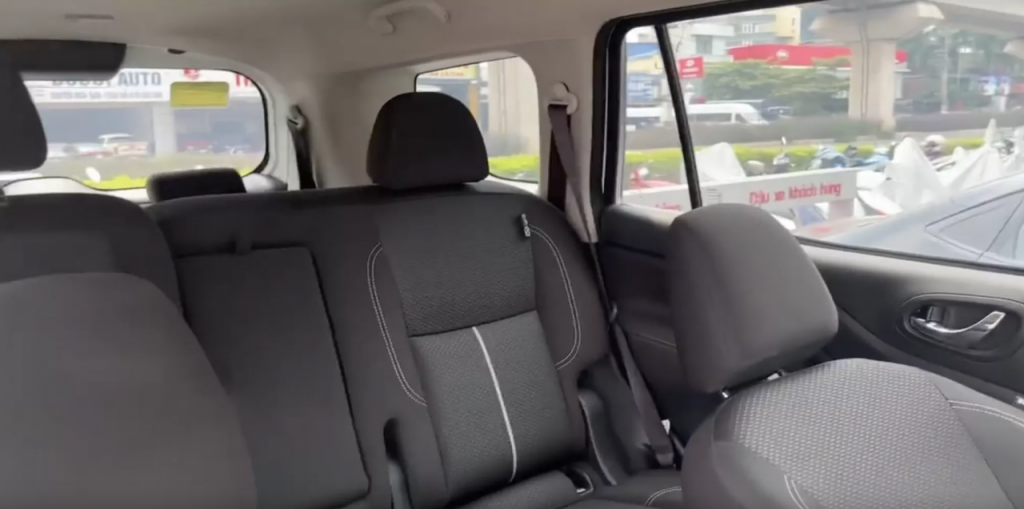 Nissan Terra 2023 bất ngờ xuất hiện tại đại lý, chờ ngày ra mắt