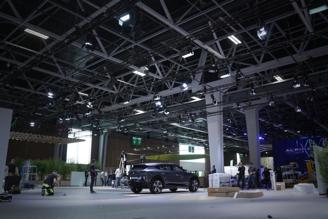 Xe điện VinFast chính thức ra mắt tại Paris Motor Show 2022