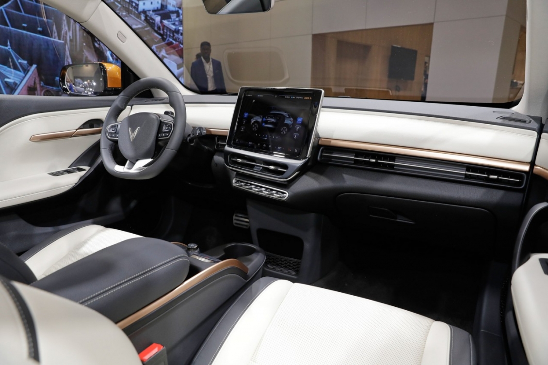 Cận cảnh nội thất VinFast VF 6 tại Paris Motor Show 2022