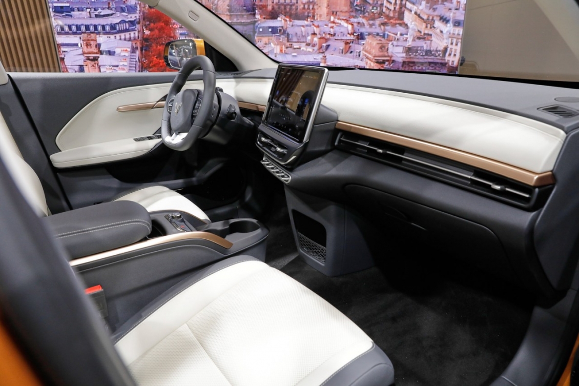Cận cảnh nội thất VinFast VF 6 tại Paris Motor Show 2022