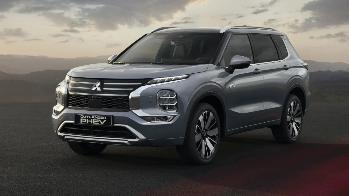 Mitsubishi Outlander 2025 trình làng, thêm phiên bản hybrid