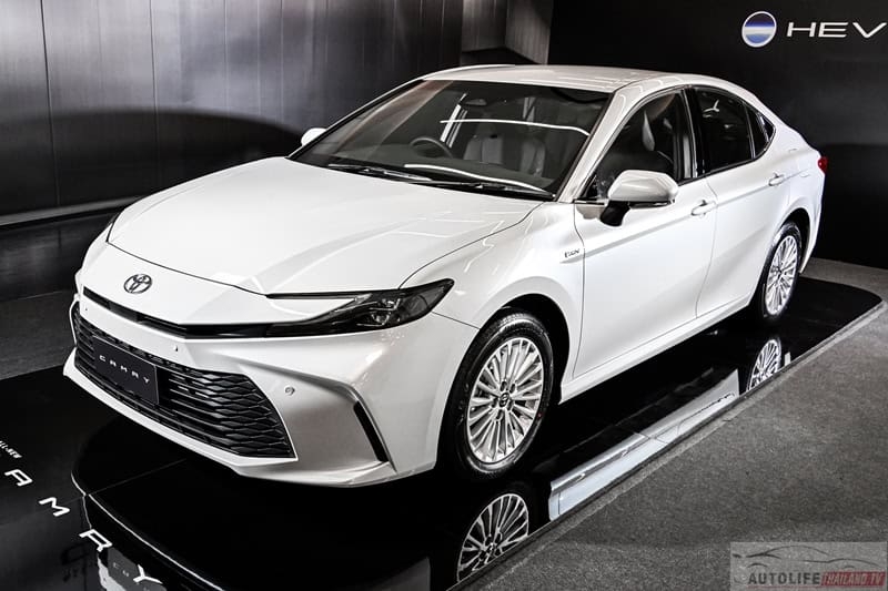 Toyota Camry 2025 ra mắt tại Thái Lan, giá quy đổi từ 1,09 tỷ đồng