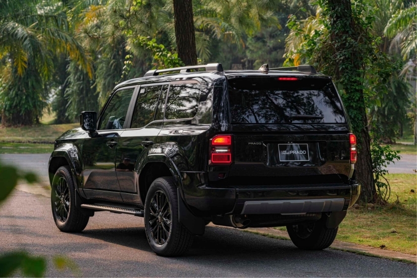 Toyota Land Cruiser Prado 2025 có giá từ 3,4 tỷ đồng tại Việt Nam Toyota Land Cruiser Prado 2025 có giá từ 3,4 tỷ đồng tại Việt Nam
