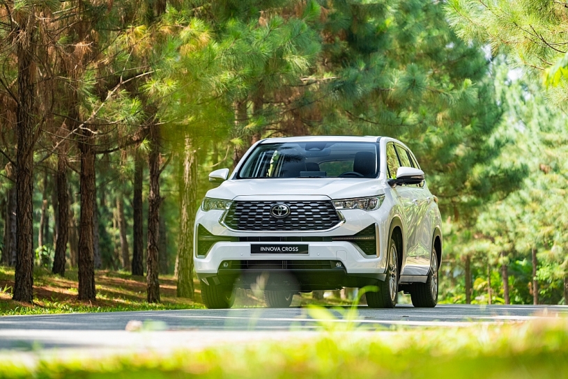 Thị trường ô tô tháng 8/2026: Xe điện áp đảo ngôi đầu, phân khúc bán tải tạo biến số lớn
