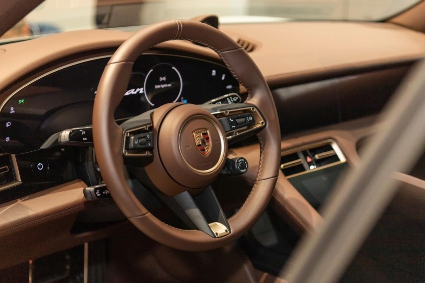 Porsche Taycan 2025 ra mắt tại Việt Nam, giá từ 4,6 tỷ đồng