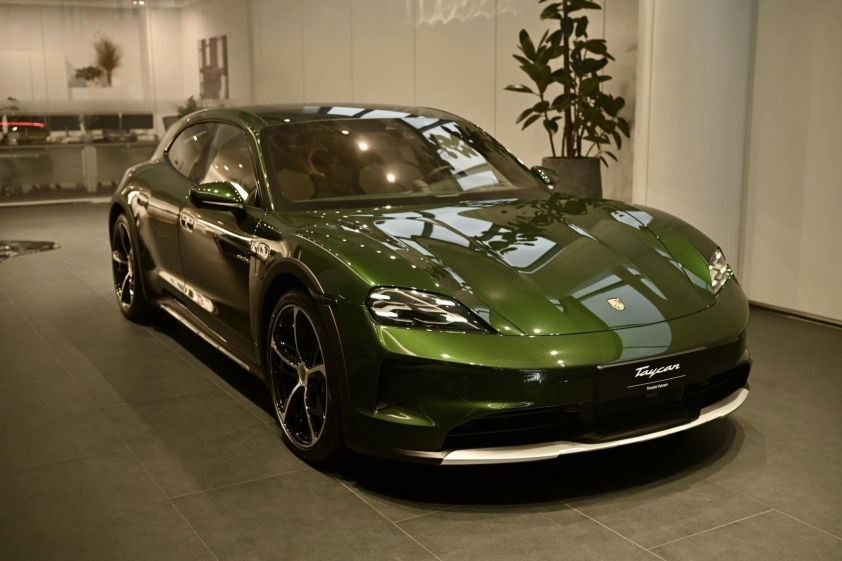Porsche Taycan 2025 ra mắt tại Việt Nam, giá từ 4,6 tỷ đồng