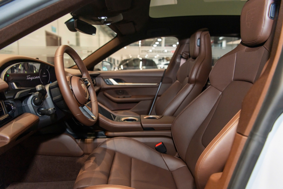 Porsche Taycan 2025 ra mắt tại Việt Nam, giá từ 4,6 tỷ đồng