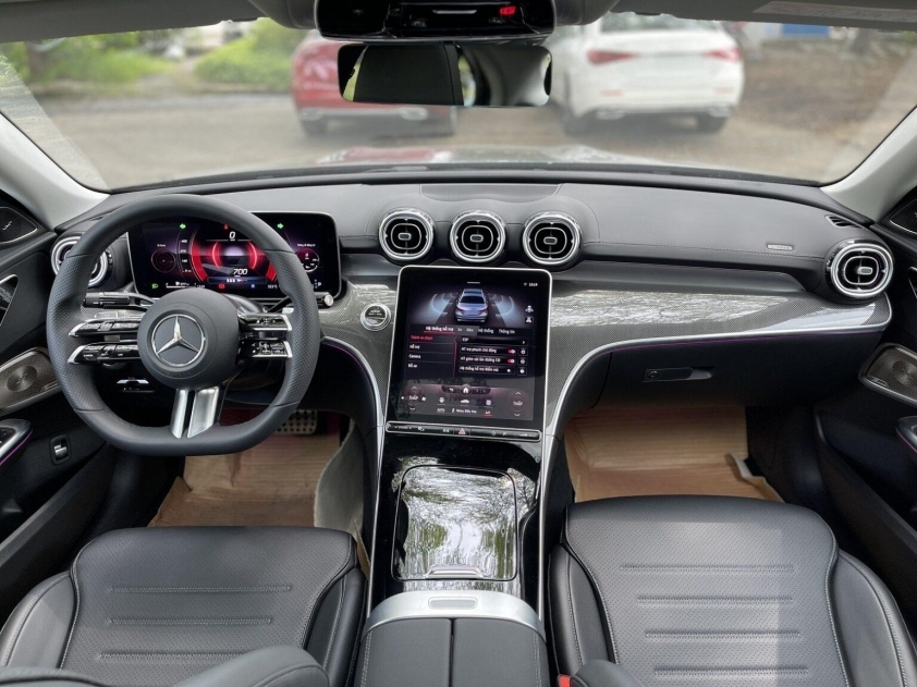 Mercedes-Benz C 300 AMG sắp có bản nâng cấp tại tại Việt Nam? Mercedes-Benz C 300 AMG sắp có bản nâng cấp tại tại Việt Nam?