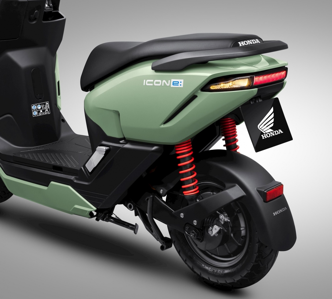 Honda ra mắt thêm 2 xe máy điện tại VMS 2024, giá dưới 30 triệu đồng