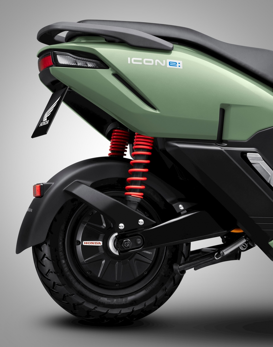 Honda ra mắt thêm 2 xe máy điện tại VMS 2024, giá dưới 30 triệu đồng