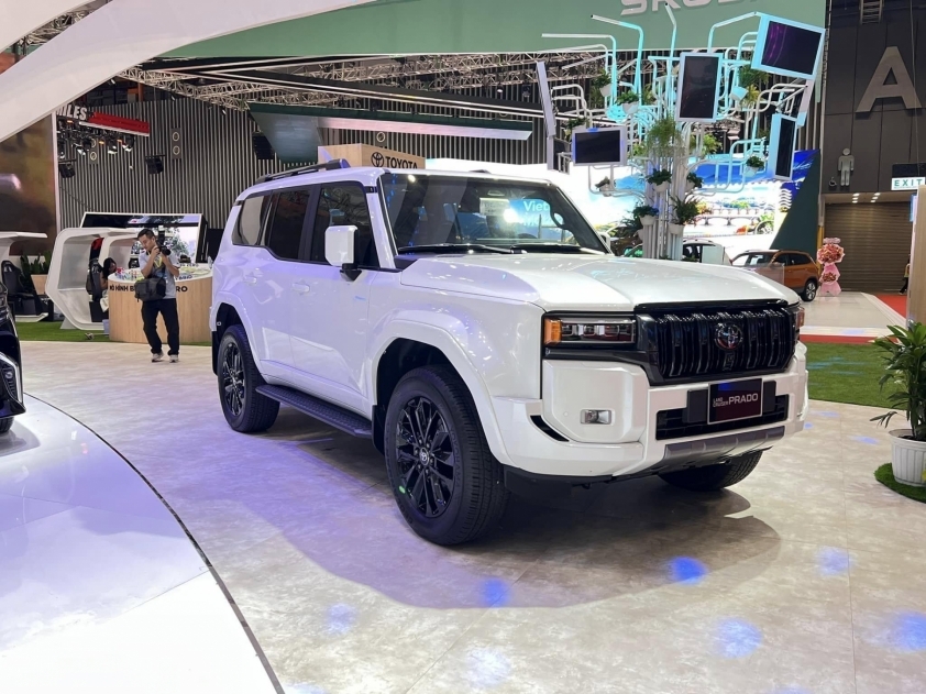 Toyota Land Cruiser Prado 2024 - 'Tâm điểm' tại Triển lãm Ô tô Việt Nam