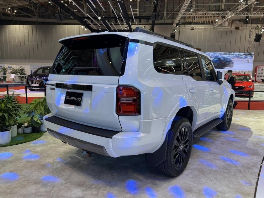 Toyota Land Cruiser Prado 2024 - 'Tâm điểm' tại Triển lãm Ô tô Việt Nam