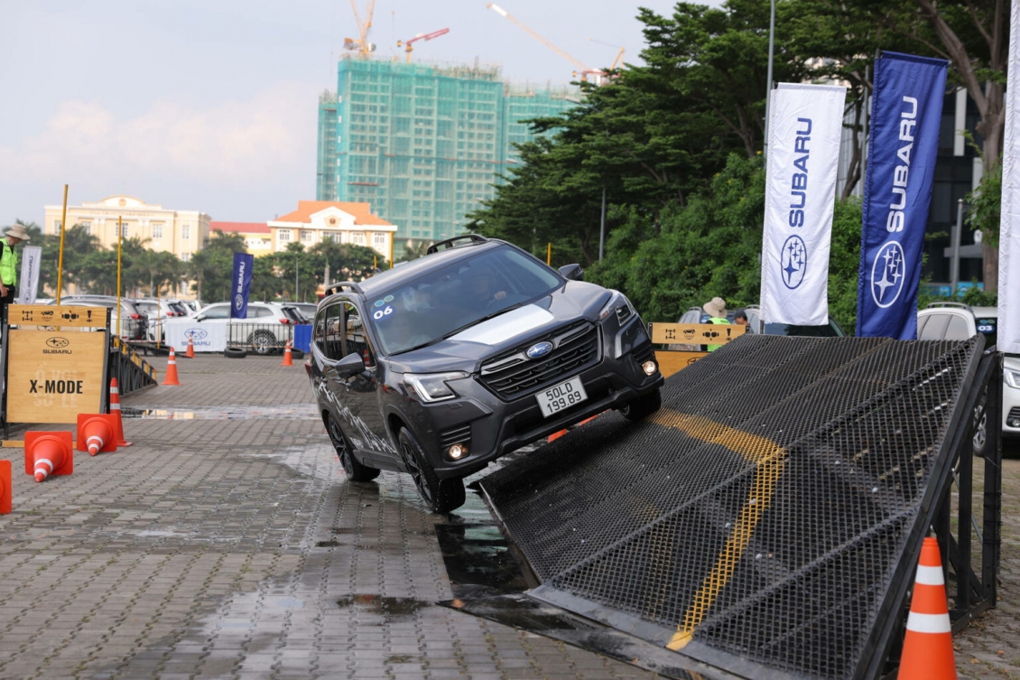 Vietnam Motor Show 2024 chinh phục giới mê xe với loạt màn trình diễn ấn tượng