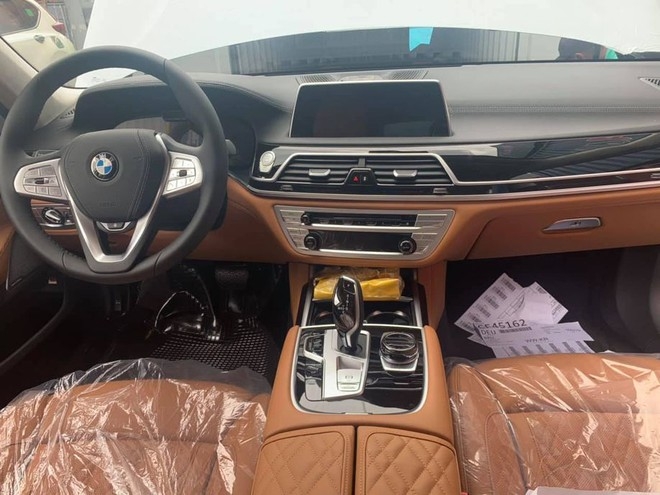  El primer BMW 0Li regresó a Vietnam, con un precio de más de mil millones de dong