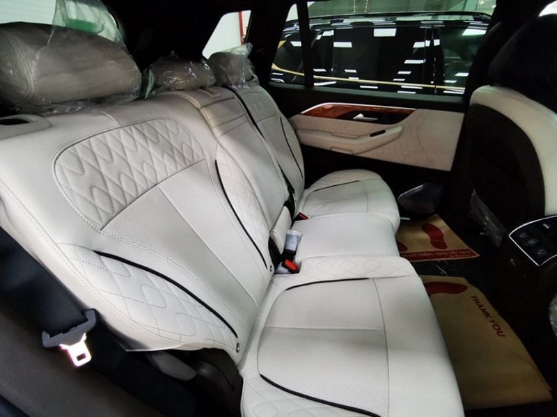 Xe chủ tịch VinFast President được độ màu sơn xe độc lạ Xe chủ tịch VinFast President được độ màu sơn xe độc lạ