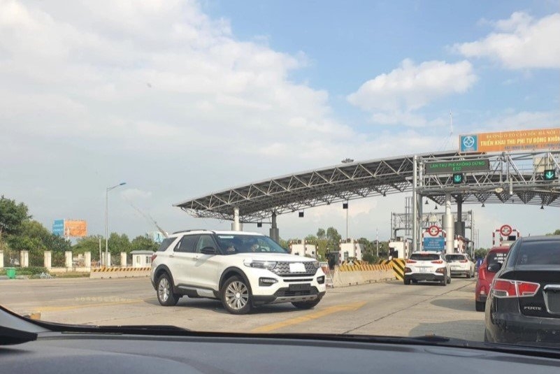 Ford Explorer 2022 chạy thử