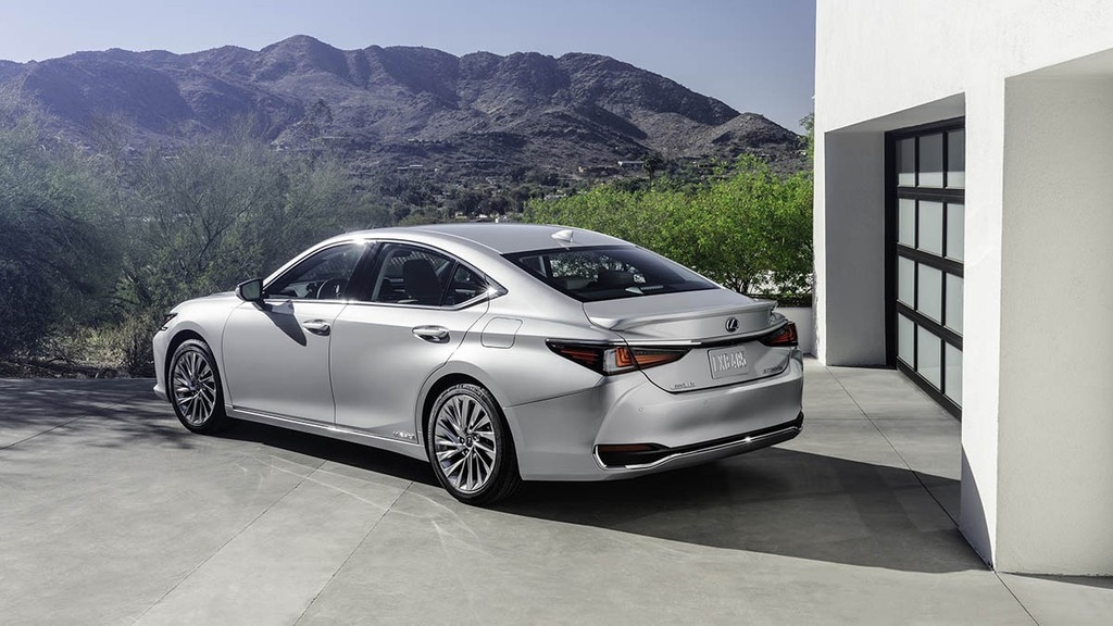 Lexus ES 2022