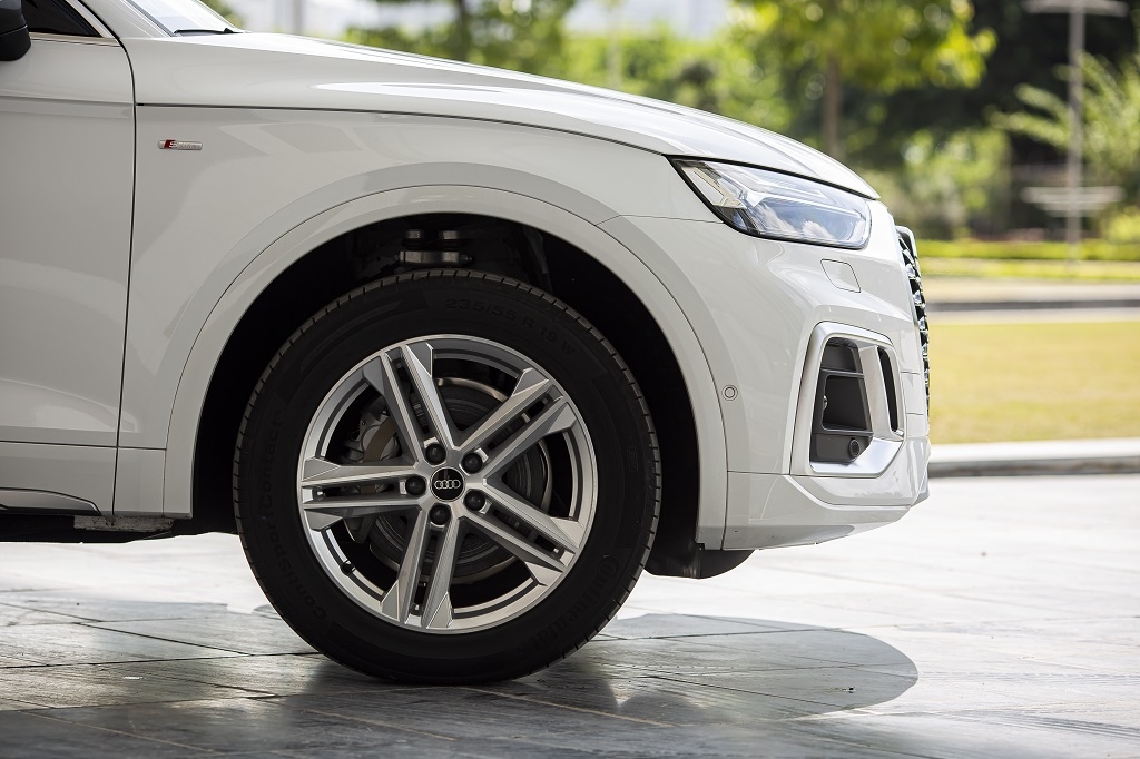 Chi tiết Audi Q5 Sportback vừa ra mắt tại Việt Nam Chi tiết Audi Q5 Sportback vừa ra mắt tại Việt Nam