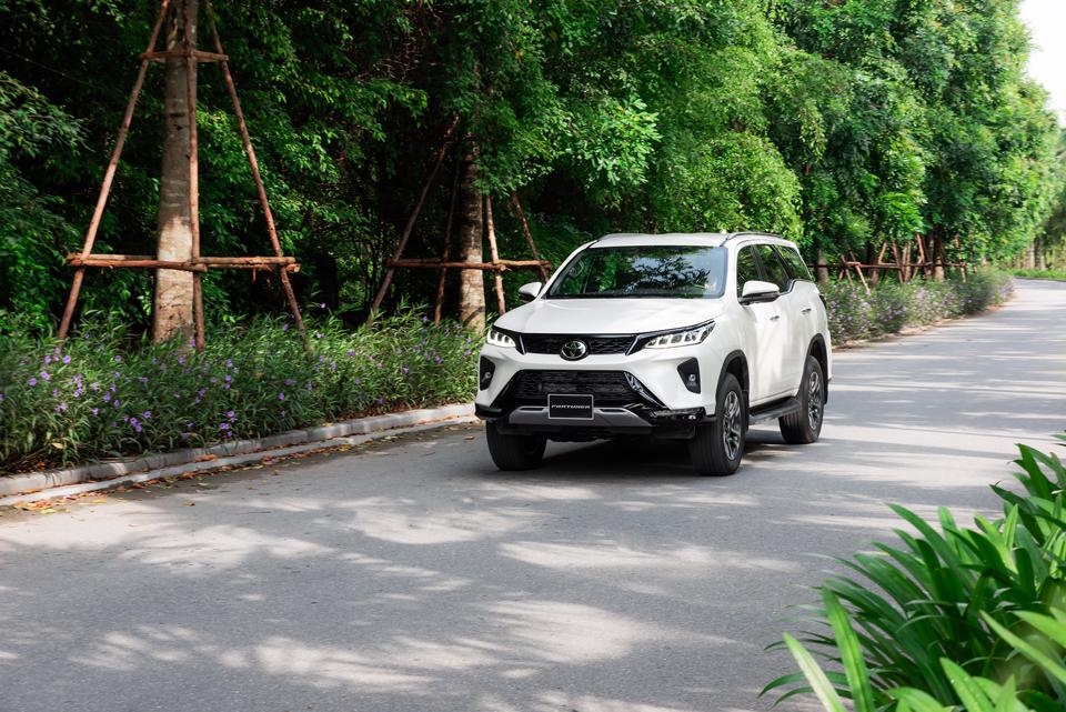 Toyota Fortuner giảm giá mạnh