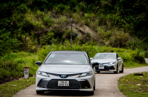 Xe hybrid có thể đưa bạn đi tới bất kỳ nơi đâu mà không cần phải lo lắng về chỗ sạc pin.