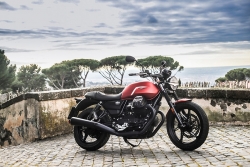 Moto Guzzi V7 vừa ra mắt Việt Nam có gì đặc biệt?