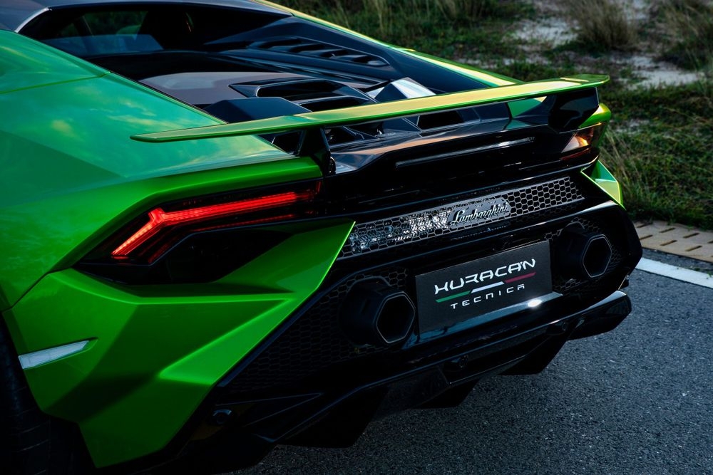 Chi tiết Lamborghini Huracan Tecnica giá từ 19 tỷ đồng tại Việt Nam Chi tiết Lamborghini Huracan Tecnica giá từ 19 tỷ đồng tại Việt Nam