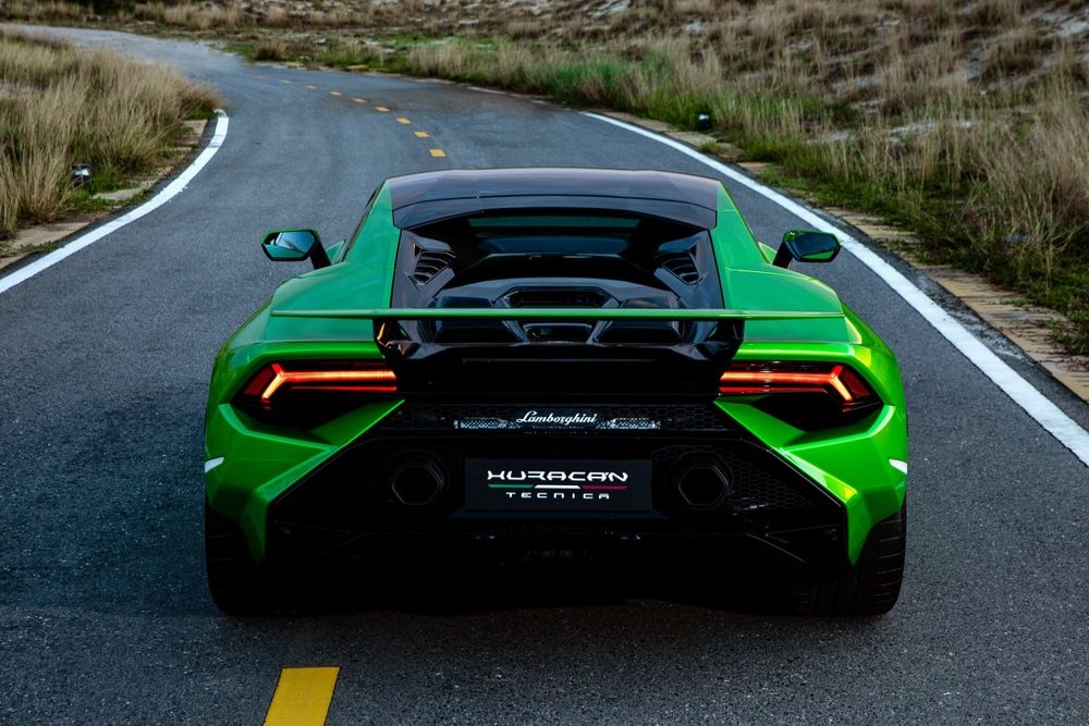 Chi tiết Lamborghini Huracan Tecnica giá từ 19 tỷ đồng tại Việt Nam Chi tiết Lamborghini Huracan Tecnica giá từ 19 tỷ đồng tại Việt Nam