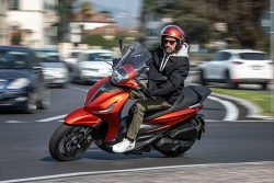 Piaggio ra mắt 2 mẫu xe tay ga mới, giá từ 235 triệu đồng