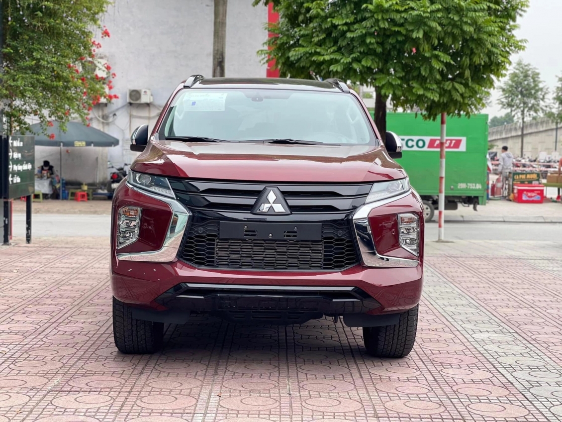 Mitsubishi Pajero Sport Black Edition 2024 Mitsubishi Pajero Sport Black Edition 2024