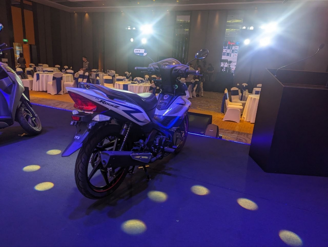 TVS Rockz vừa ra mắt Việt Nam, có gì đấu Honda Future? TVS Rockz vừa ra mắt Việt Nam, có gì đấu Honda Future?