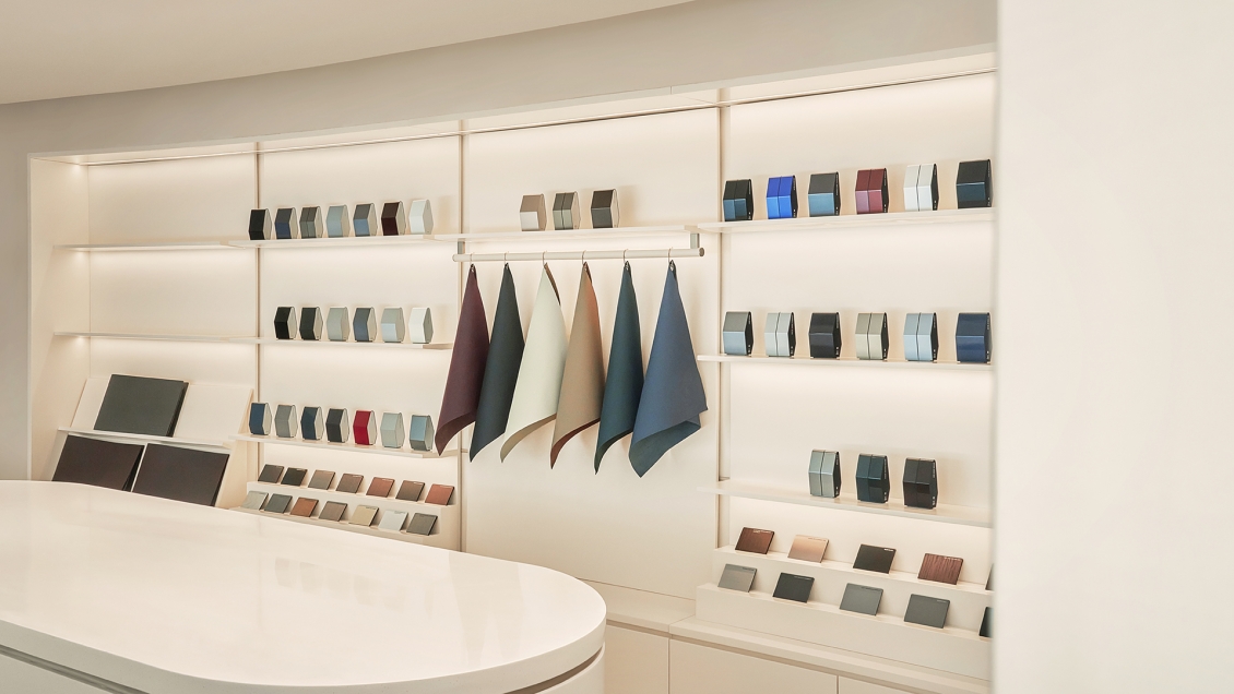 JLR Việt Nam ra mắt Trung tâm trưng bày theo tiêu chuẩn mới cao nhất tại Hà Nội