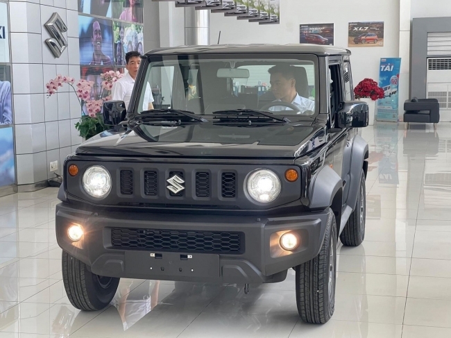 Suzuki Jimny có mặt tại đại lý, chờ ngày ra mắt