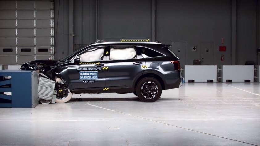 Vì sao Kia Sorento 2025 vẫn chưa được chấm điểm an toàn cao nhất?