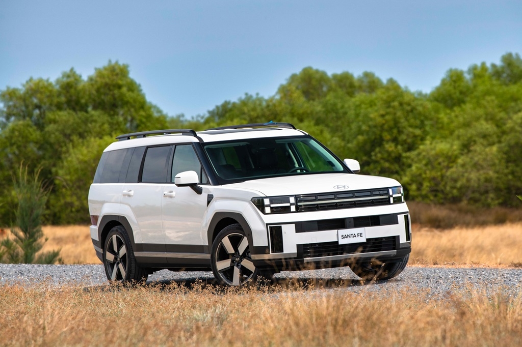 Hyundai Santa Fe giảm giá hơn 200 triệu đồng Hyundai Santa Fe giảm giá hơn 200 triệu đồng